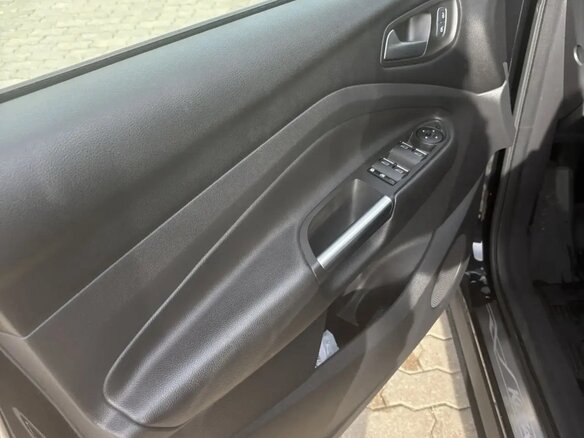 2017 Ford Kuga II Рестайлинг, чёрный, 1900000 рублей - вид 22