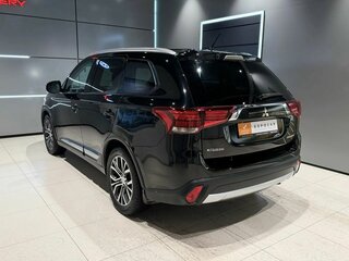 2015 Mitsubishi Outlander III Рестайлинг 2, чёрный, 1670000 рублей, вид 4