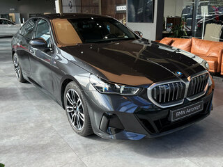 2023 BMW 5 серии 520d xDrive VIII (G60/G61/G68), серый, 7800000 рублей, вид 2