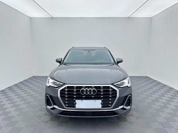 2023 Audi Q3 35 TFSI II (F3), серебристый, 2470000 рублей