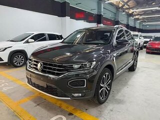 2022 Volkswagen T-Roc I Рестайлинг, чёрный, 1710000 рублей, вид 1