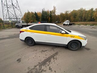 2018 Hyundai Solaris II, белый, 680000 рублей, вид 3