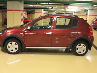 2012 Renault Sandero Stepway I, красный, 850000 рублей, вид 4