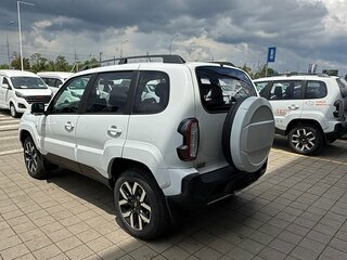 2026 Lada (ВАЗ) Niva Travel I Рестайлинг, белый, 1603000 рублей, вид 5