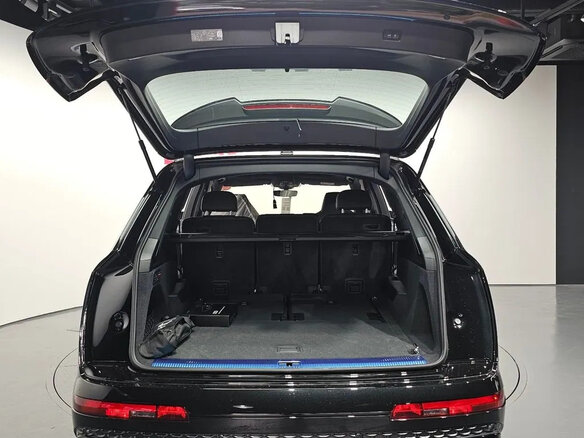 2026 Audi Q7 55 TFSI II (4M) Рестайлинг 2, чёрный, 12000000 рублей - вид 16