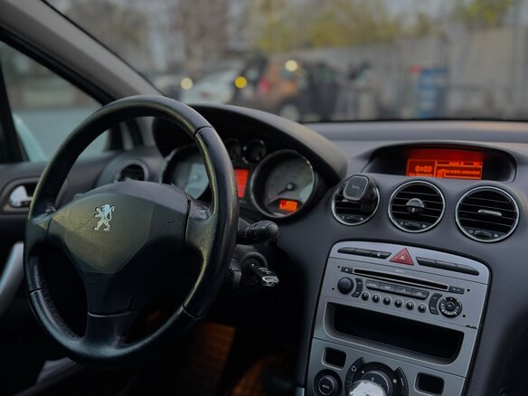2008 Peugeot 308 I, белый, 449000 рублей - вид 8