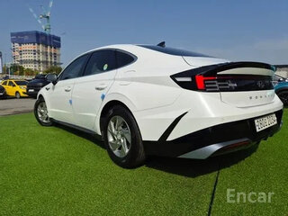2023 Hyundai Sonata VIII (DN8) Рестайлинг, белый, 1876000 рублей, вид 3