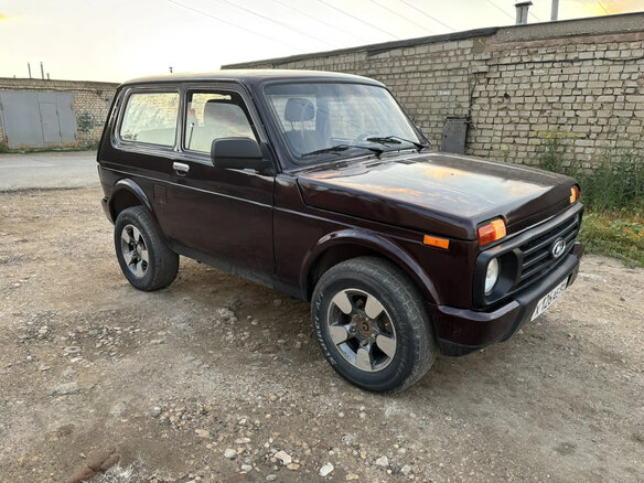 2010 Lada (ВАЗ) 2121 (4x4) I Рестайлинг, пурпурный, 310000 рублей - вид 2