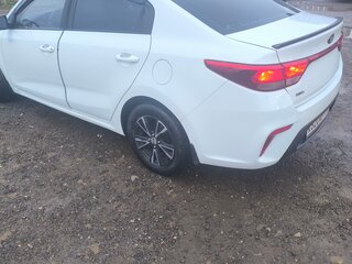 2017 Kia Rio III Рестайлинг, белый, 1250000 рублей, вид 5