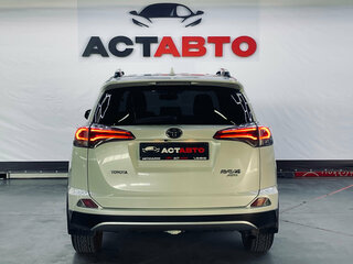 2018 Toyota RAV4 IV (XA40) Рестайлинг, белый, 2250000 рублей, вид 5