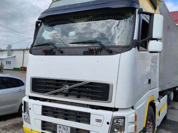 2002 Volvo FM, белый, 2999000 рублей - вид 5