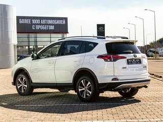 2018 Toyota RAV4 IV (XA40) Рестайлинг, белый, 1855000 рублей, вид 4