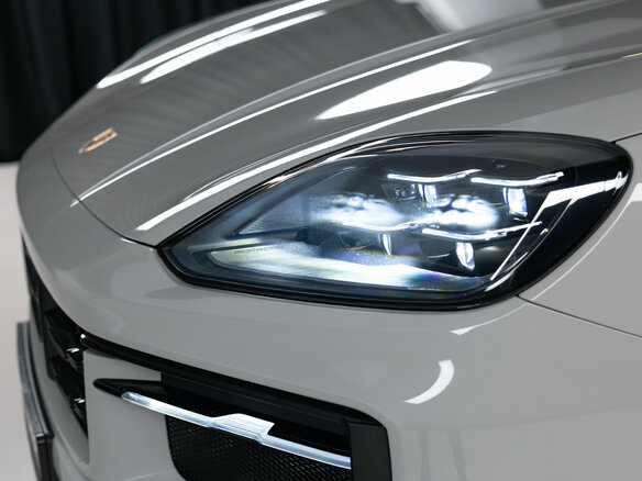 2023 Porsche Cayenne III Рестайлинг, серый, 12890000 рублей - вид 33
