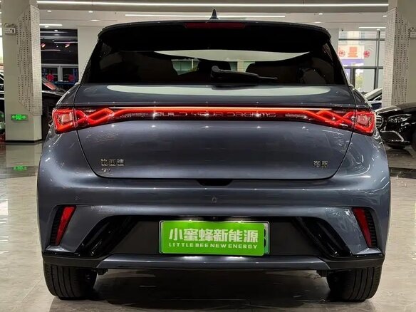 2026 BYD Dolphin 44.9 kWh I, синий, 1700000 рублей - вид 5