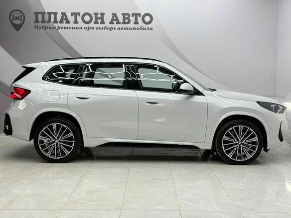 2026 BMW X1 Long 25Li xDrive III (U11/U12), белый, 5549000 рублей - вид 3
