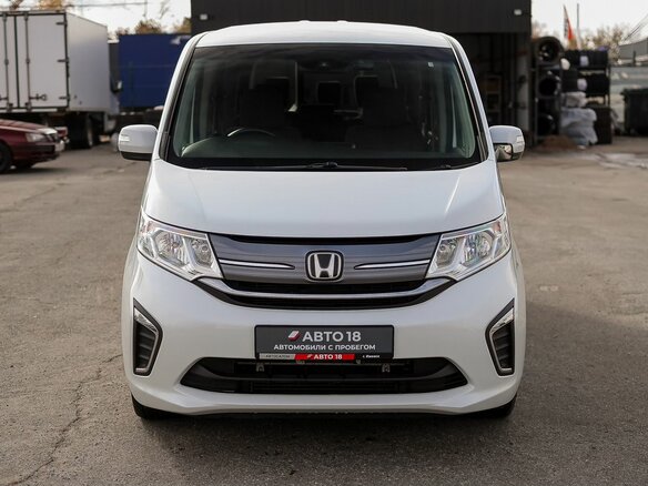 2020 Honda Stepwgn V Рестайлинг, белый, 2299000 рублей - вид 2