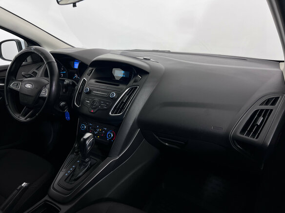 2015 Ford Focus III Рестайлинг, белый, 940000 рублей - вид 8
