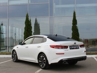 2019 Kia Optima IV Рестайлинг, белый, 1940000 рублей, вид 4