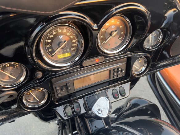 2011 Harley-Davidson Electra Glide, чёрный, 1490000 рублей - вид 9