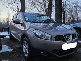2013 Nissan Qashqai I Рестайлинг, коричневый, 970000 рублей, вид 3