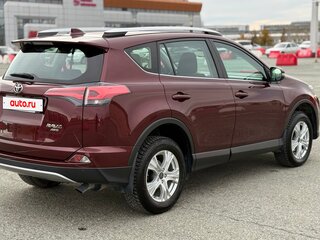 2017 Toyota RAV4 IV (XA40) Рестайлинг, красный, 2499000 рублей, вид 4