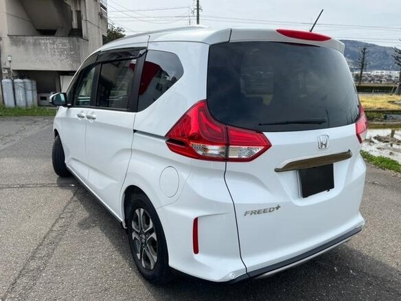 2023 Honda Freed+ II Рестайлинг, белый, 1287000 рублей - вид 5