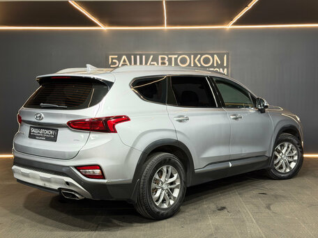 2019 Hyundai Santa Fe IV, серебристый, 2480000 рублей, вид 5