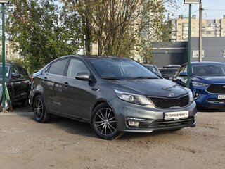 2015 Kia Rio III Рестайлинг, серый, 1119000 рублей, вид 3