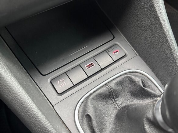 2010 Volkswagen Golf VI, чёрный, 820000 рублей - вид 8