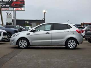 2014 Kia Rio 6-speed III, серебристый, 670000 рублей, вид 2