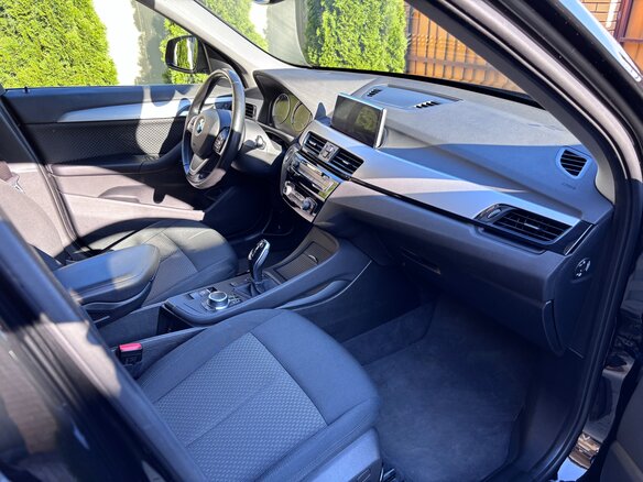 2021 BMW X1 18i sDrive II (F48) Рестайлинг, чёрный, 2340000 рублей - вид 9