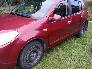 2011 Renault Sandero I, красный, 580000 рублей, вид 5