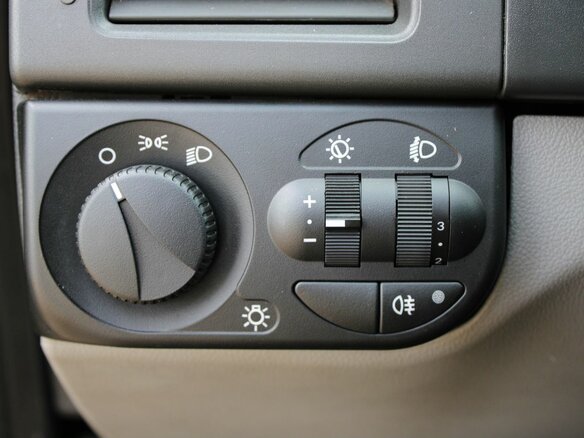 2012 Lada (ВАЗ) Priora I, чёрный, 259000 рублей - вид 10