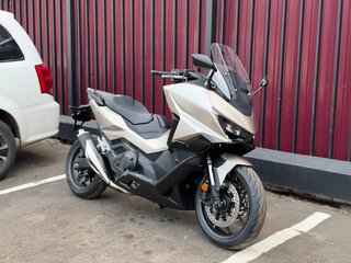 2026 Honda Forza, бежевый, 1600000 рублей, вид 3