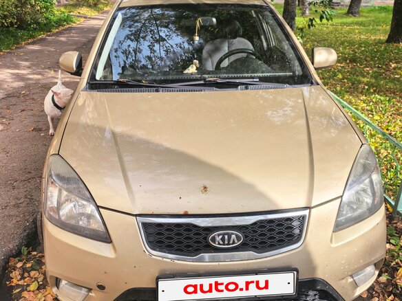 2010 Kia Rio II Рестайлинг, бежевый, 500000 рублей