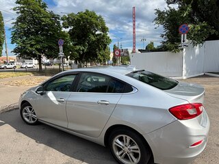 2018 Chevrolet Cruze II, серебристый, 1100000 рублей, вид 5