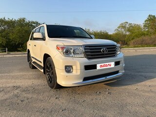 2013 Toyota Land Cruiser 200 Series Рестайлинг 1, белый, 4600000 рублей, вид 2