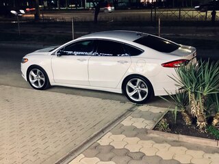 2016 Ford Fusion (North America) II Рестайлинг, белый, 1400000 рублей, вид 2