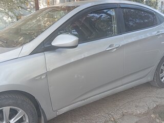 2011 Hyundai Solaris I, серебристый, 500000 рублей, вид 4