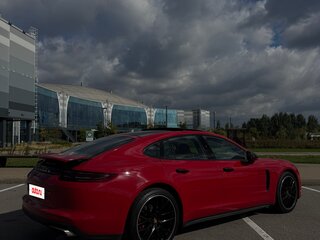 2017 Porsche Panamera II, красный, 5390000 рублей, вид 3