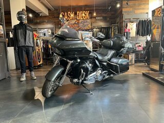 2015 Harley-Davidson CVO Road Glide Limited, серый, 1700000 рублей, вид 4