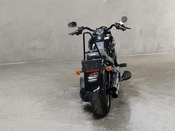 2017 Harley-Davidson Fat Boy, чёрный, 1280000 рублей - вид 3