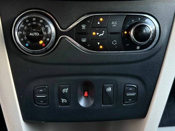 2018 Renault Logan II Рестайлинг, коричневый, 750000 рублей - вид 18