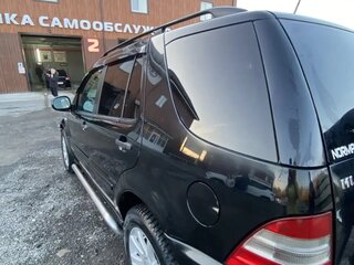 1998 Mercedes-Benz M-Класс 320 I (W163), чёрный, 720000 рублей, вид 5