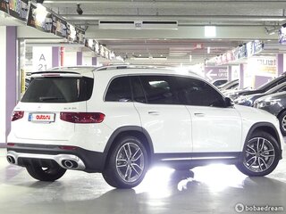 2025 Mercedes-Benz GLB AMG 35 AMG I (X247) Рестайлинг, белый, 6544381 рублей, вид 3