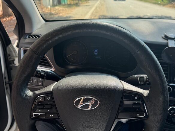 2017 Hyundai Solaris II, белый - вид 6