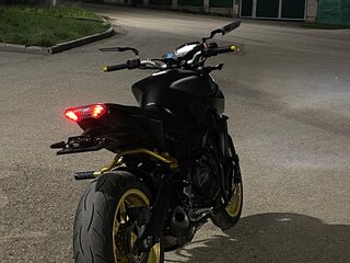 2016 Yamaha MT-09 (FZ-09), чёрный, 700000 рублей, вид 4