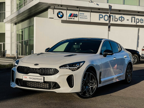 2021 Kia Stinger I Рестайлинг, белый, 2799000 рублей