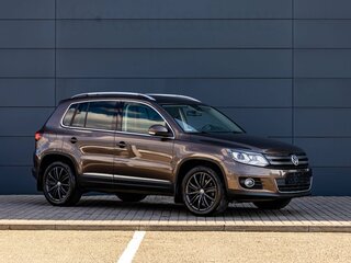 2014 Volkswagen Tiguan I Рестайлинг, коричневый, 1495000 рублей, вид 3