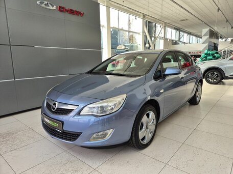 Opel Astra J